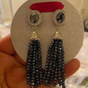Kohl’s Gift Earrings Long Black/Charcoal